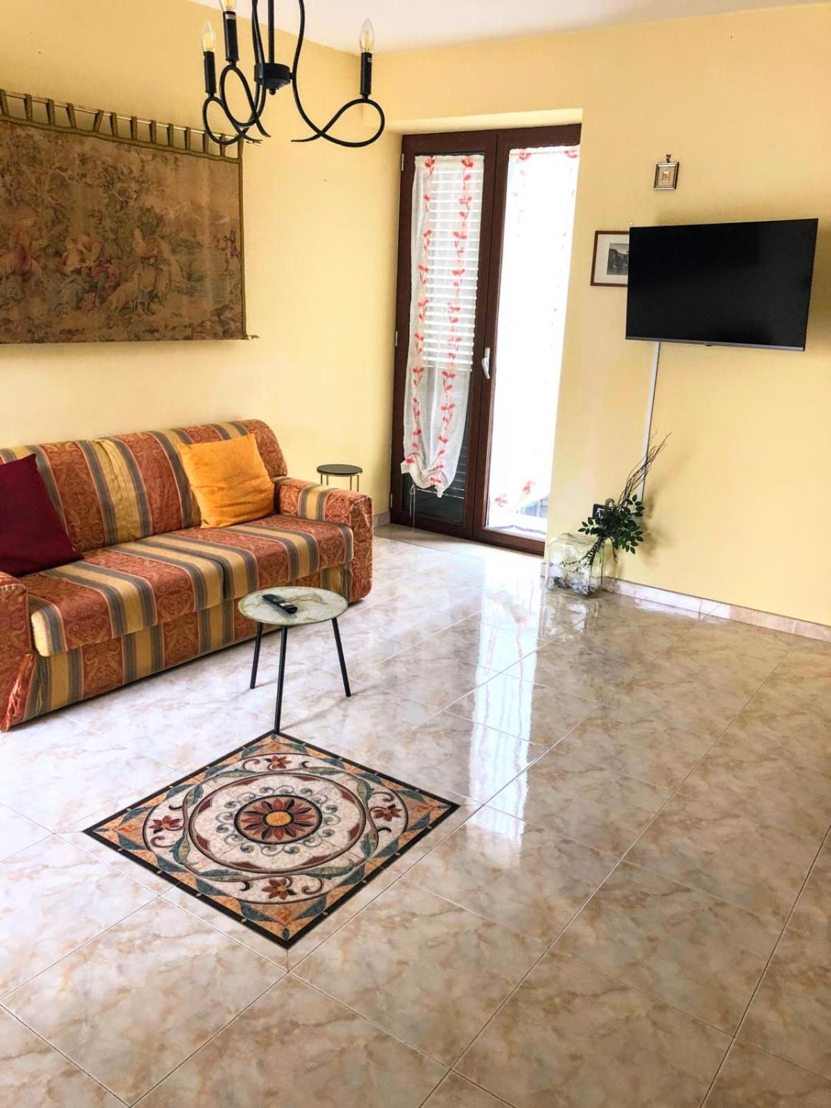 Di Padre In Figlio Bed & Breakfast Caserta Bagian luar foto