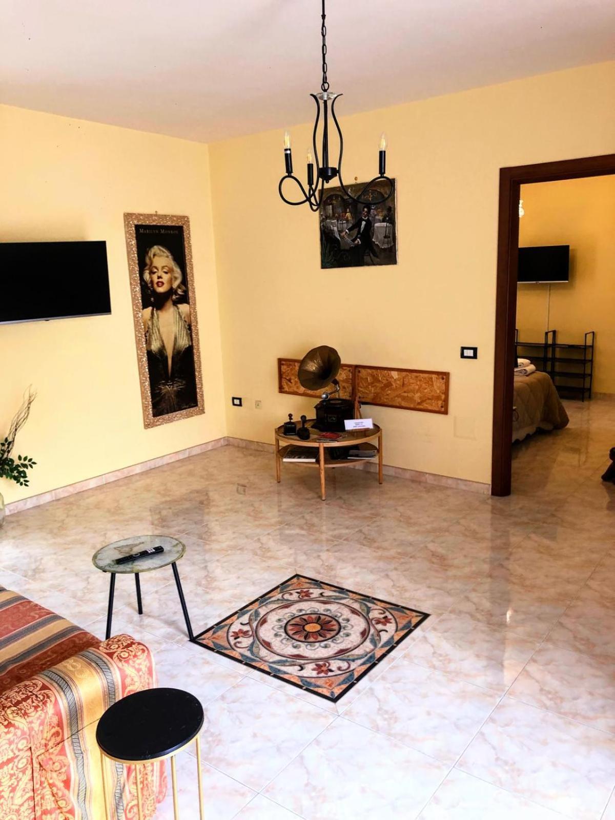 Di Padre In Figlio Bed & Breakfast Caserta Bagian luar foto
